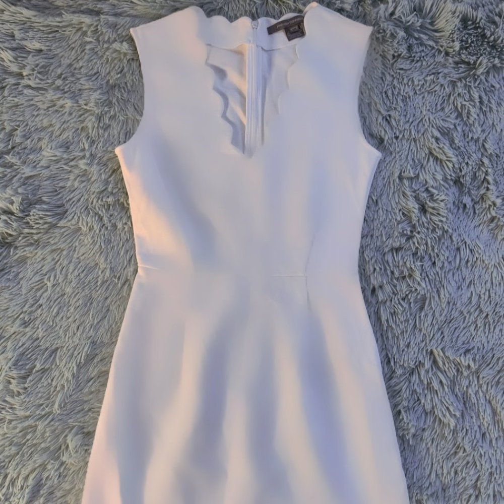 French Connection - Off White Sheath Dress - Size: US 0